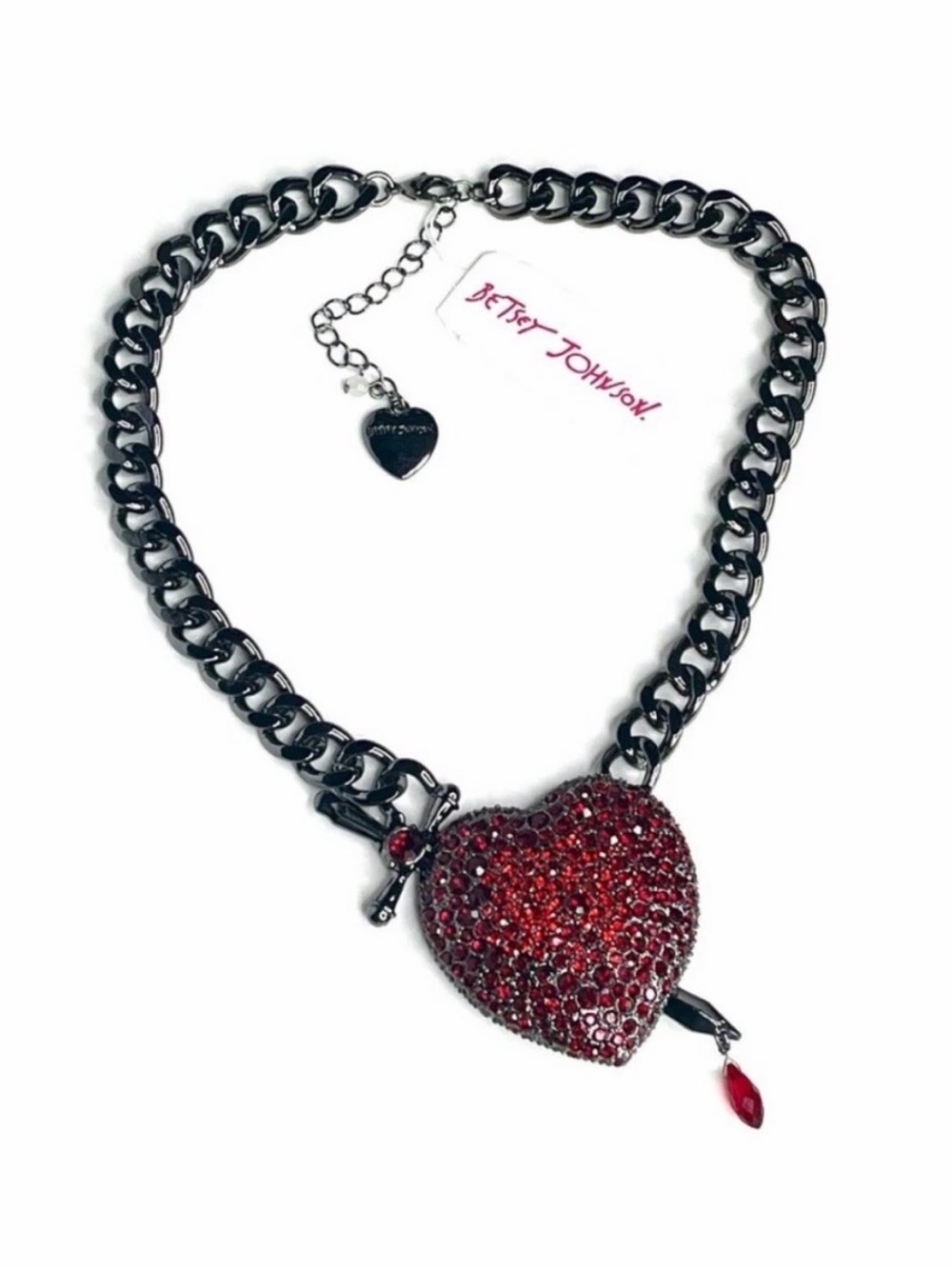 NWT ⚜️❤️⚜️ Betsey Johnson Heart Dagger Pendant Necklace - Picture 4 of 12